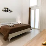 Lägenhet Elegante Bilocale Con Giardino *