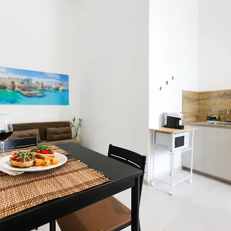 Apartamento Elegante Bilocale Con Giardino Lecce