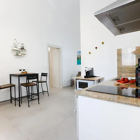 Elegante Bilocale Con Giardino Apartmán