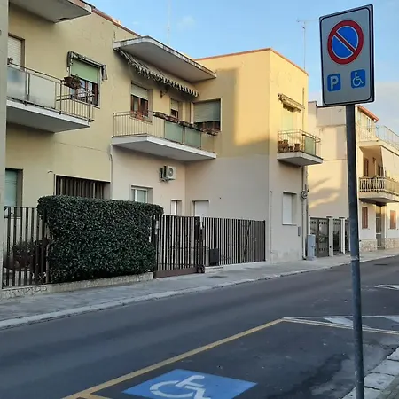 Elegante Bilocale Con Giardino *