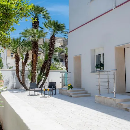 Apartmán Elegante Bilocale Con Giardino *