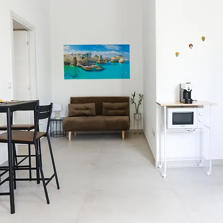 Elegante Bilocale Con Giardino *