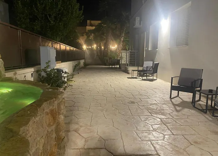 Elegante Bilocale Con Giardino Apartamento *